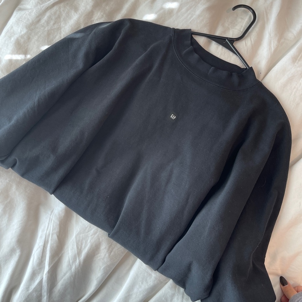 Yeezy x Gap
Tshirt. New worn once !
